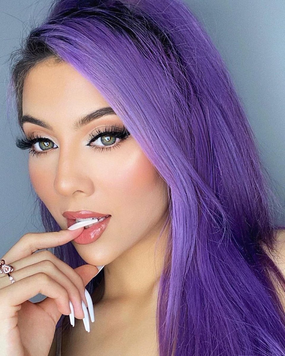this lip combo 😍 <a href="/mianalauren/">Miana Lauren</a> wearing Kylie lipstick kit with Klear high gloss 👄