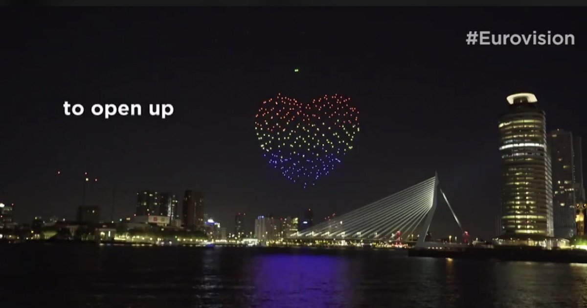 DeZalmhaven's tweet photo. Als je goed kijkt (of inzoomt) zie je de hijsloods! #esf20 https://t.co/kQVqCDBEa0