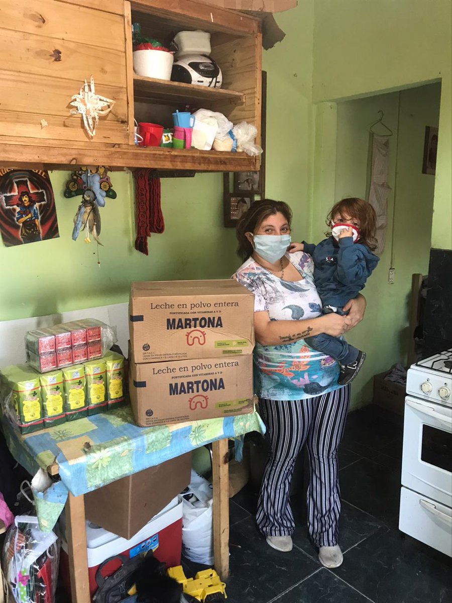 clubCirculo's tweet photo. #CirculoSocial SE ENTREGARON LAS DONACIONES EN OTAMENDI
Una vez más, la gente de Círculo mostró su compromiso social, su costado solidario, y colaboró de muy buena manera con alimentos no perecederos (algunos perecederos), ropa de abrigo en buen estado y artículos de limpieza. https://t.co/9dvXlNOjQ5