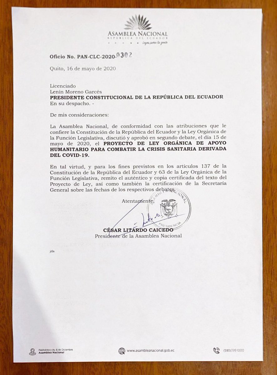 AHORA | Cumpliendo con el debido proceso, el presidente del Legislativo, <a href="/cesarlitardo/">César Litardo</a>, firma el Oficio de entrega de la #LeyFinanzasPúblicas y la #LeyApoyoHumanitario para ser enviadas al Ejecutivo.