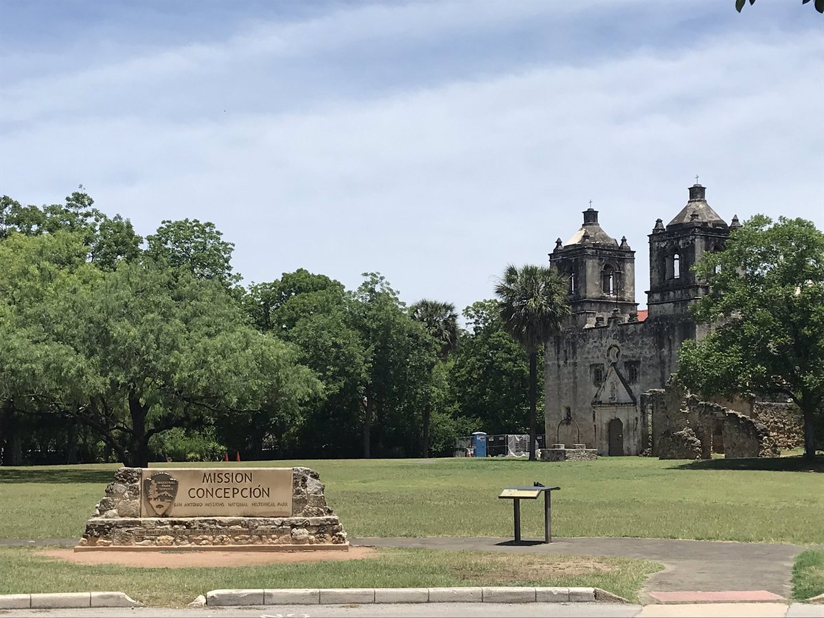 Took our pack from the <a href="/pinchboilhouse/">Pinch Boil House</a> &amp; South BBQ collab to Mission Concepción for an impromptu picnic. Thank you, San Antonio, for a beautiful Saturday afternoon.