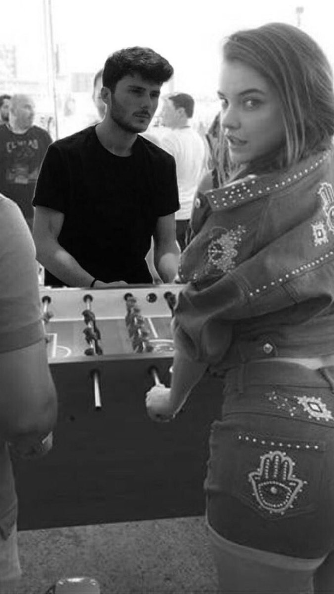 langırt oynayalım mı dedi 
olur dedim 
1 liran var mı dedi 
yok her şeyim sensin dedim