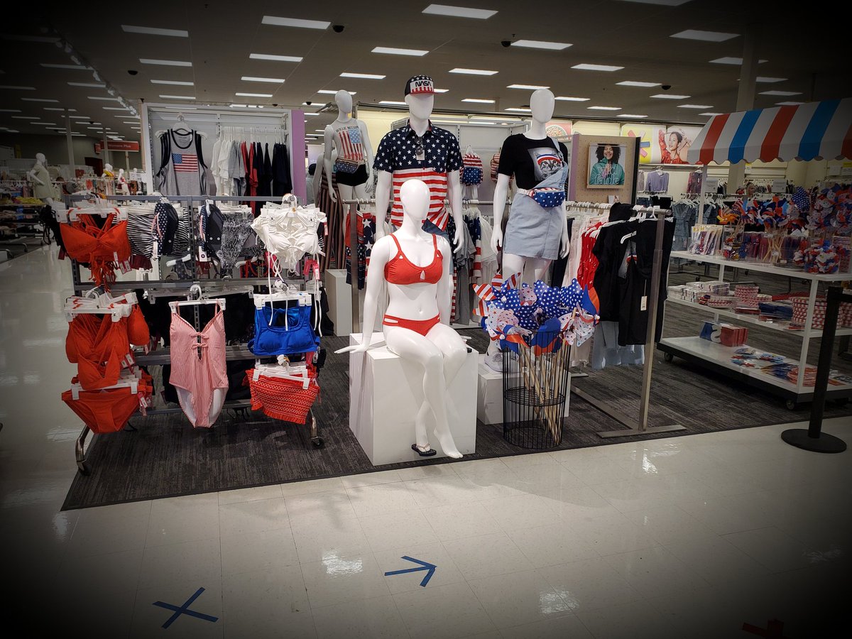 DelawderShaina's tweet photo. Even during a pandemic you still have to be ready for the holiday!!!! Nothing screams freedom more than some red white and blue!!! #t1129 #readyfortheholiday #targetstyle @sarah_hunsucker https://t.co/odh33F1c7P