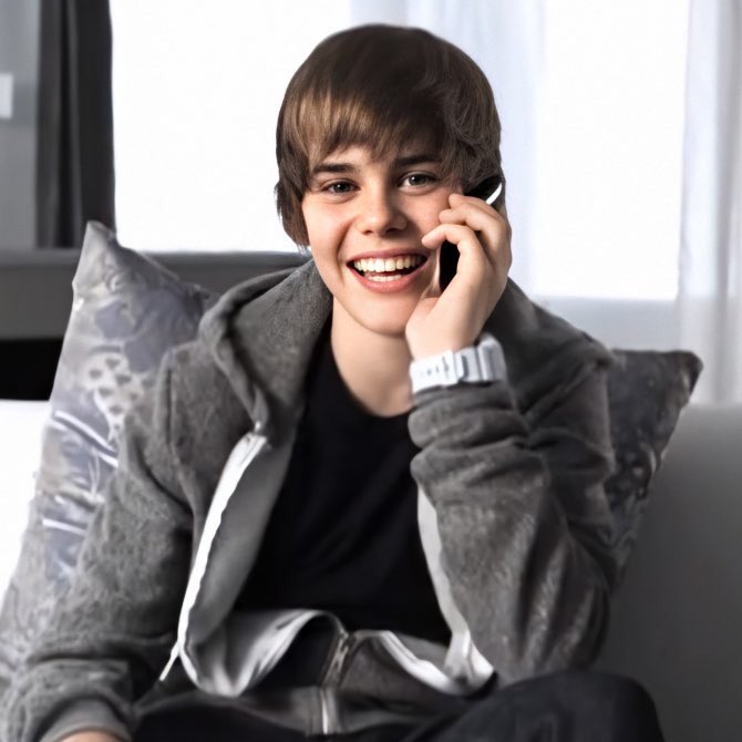 biebersdepths's tweet image. ⠀ how i met                  how they met
 Justin Bieber               Justin Bieber