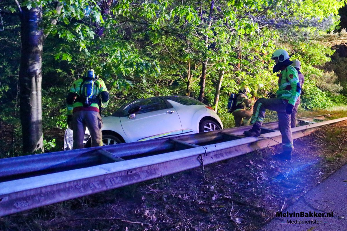 112NOG's tweet photo. Automobiliste gewond bij ongeval op toerit A28 Nunspeet https://t.co/isIH9cxB4Q https://t.co/ZDsSnvzJFJ
