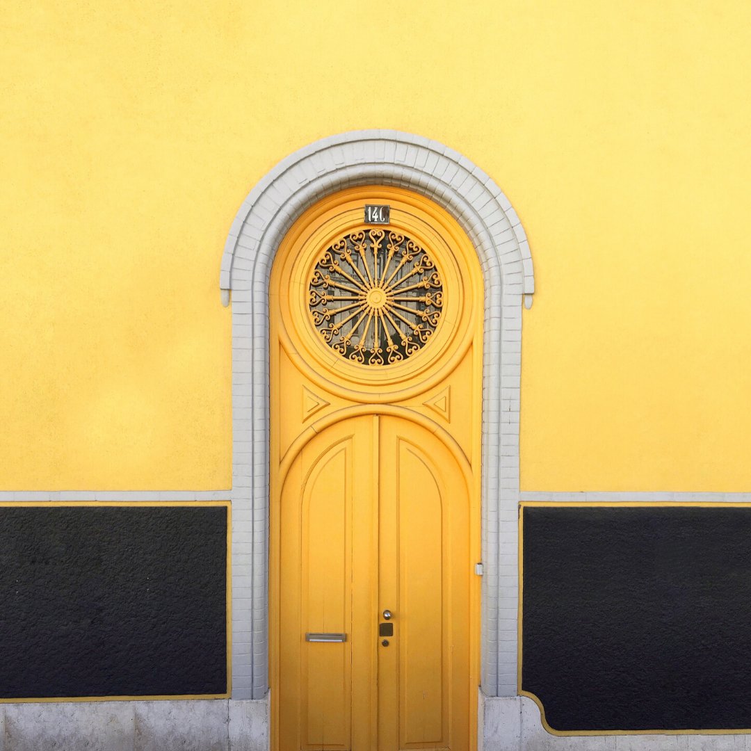 JIFUlife's tweet photo. We a-door this picture! 🚪
📍Rato, Lisbon, Portugal
#jifu #lisbon #lisbonportugal #portugal #portugallove #gooutside #traveleurope #yellowdoors #yellowcity #beautifulviews #adventureisoutthere https://t.co/cIwHVVc1TS