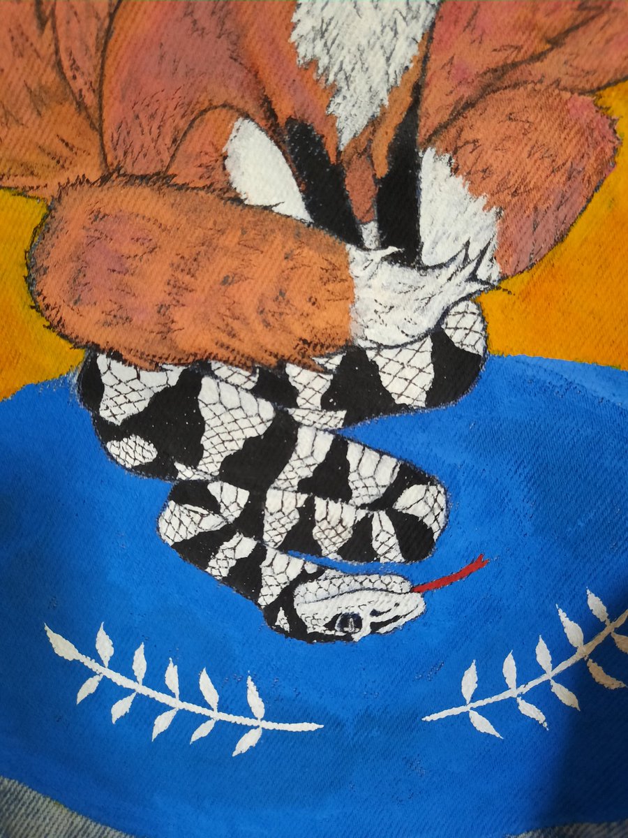 AndreaRMkilljoy's tweet photo. He pintado esta chaqueta con acrílicos y ha gustado más de lo que me esperaba, así que voy a dejarla por aquí. Estoy muy contenta con el resultado 😊 https://t.co/dLmEXhHd3F