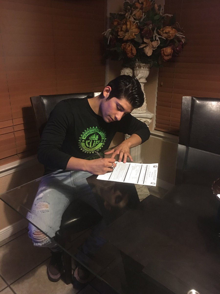 LTCSoccer's tweet photo. Lincoln Trail Men's Soccer Team is proud to introduce Alberto Ortiz!! Alberto has played for Montwood  High School in El Paso, TX. He can play 6, 8 or 9 and that will certainly help the midfield!! Please welcome Alberto and Congratulations ⚽️🖋🎉🥳  #Committed https://t.co/BYNGJxVpCo