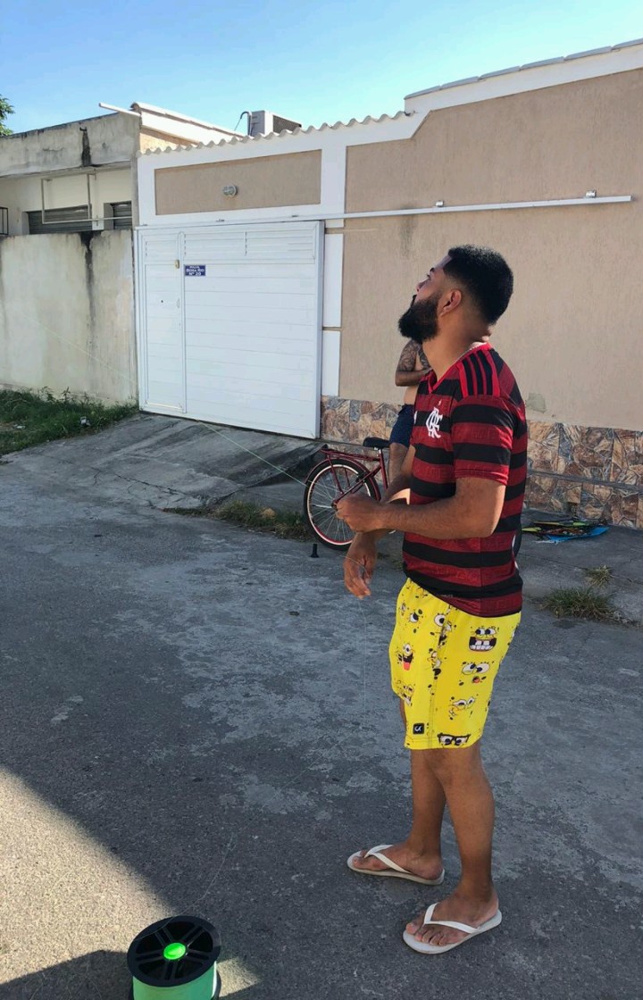 Mlqbbt98's tweet photo. Melhor época do ano 😍😍🪁 https://t.co/0lSqxUCQMr