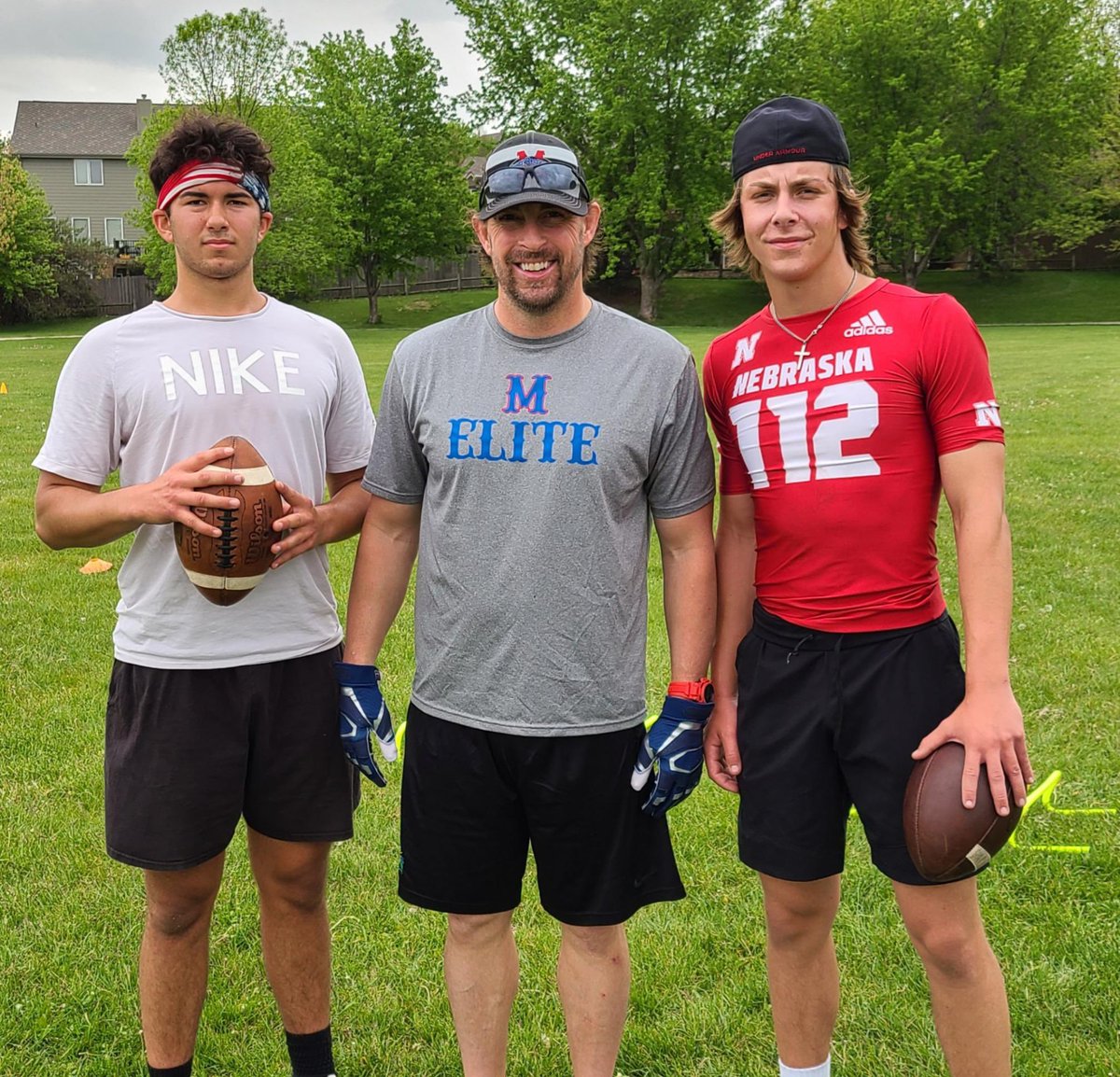 RyanWilliams_RJ's tweet photo. Great work today by some of the ELITE Air Academy boys @BoutinHunt @ChanezNick @WeitzelCooper @JohannsenLukas Were spinning it and pushing the limits. The EAA is growing by the week! Reach out if you want in on great QB training. Ask the boys they will tell you! #workingtobegreat https://t.co/zd2JftPgAp