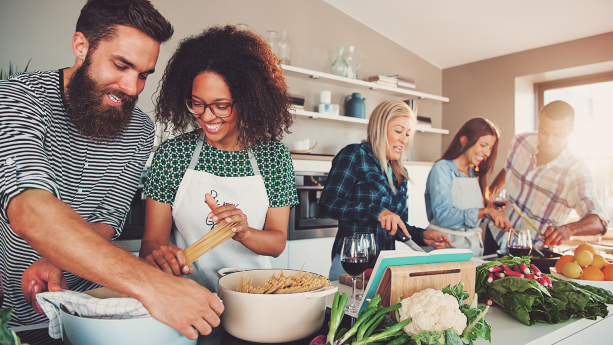 GHogar_'s tweet photo. ✨El arte de cocinar es un medio a través del cual se pueden resolver, deducir e incluso afrontar los problemas.

✨Descubre nuestra nueva entrada 'Terapia en la cocina'.
➡️https://t.co/8B7qWtU7Pb

#PeriodismeUJI
#TentacionesUJI https://t.co/328sg8IdIL