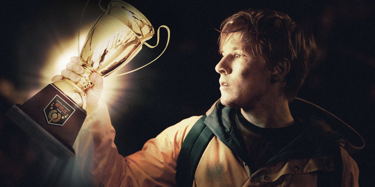 NetflixLAT's tweet photo. DARK DIME QUÉ SE SIENTE
SALIR CAMPEÓN DE ESTE MUNDIAL

TE JURO QUE AUNQUE PASEN LOS AÑOS
SIEMPRE TE VAMOS A MIRAR

LA RESISTENCIA NO ROBÓ
EL DEMOGORGON NO ASUSTÓ
Y A LAS ENCINAS LE QUITAMOS SER CAMPEÓN

QUIERO LA TEMPORADA 3 Y A JONAS VOLVER A VER
YO TE ESPERO SIEMPRE CADA 33. https://t.co/YkLNzRBj4q