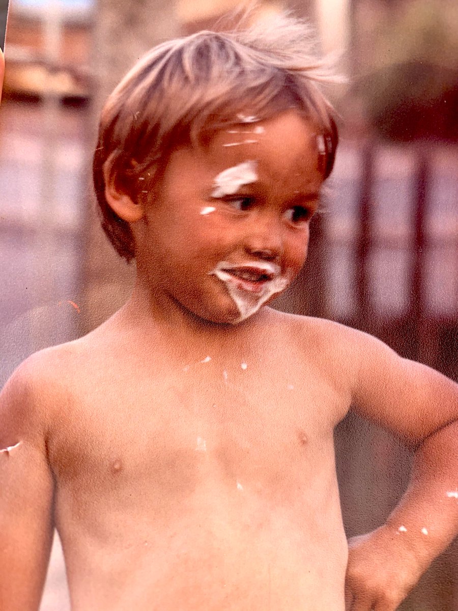 darynsimon's tweet photo. Me, as a child, struggling to find my mouth #MeAt4 https://t.co/7HAe5t5ajh