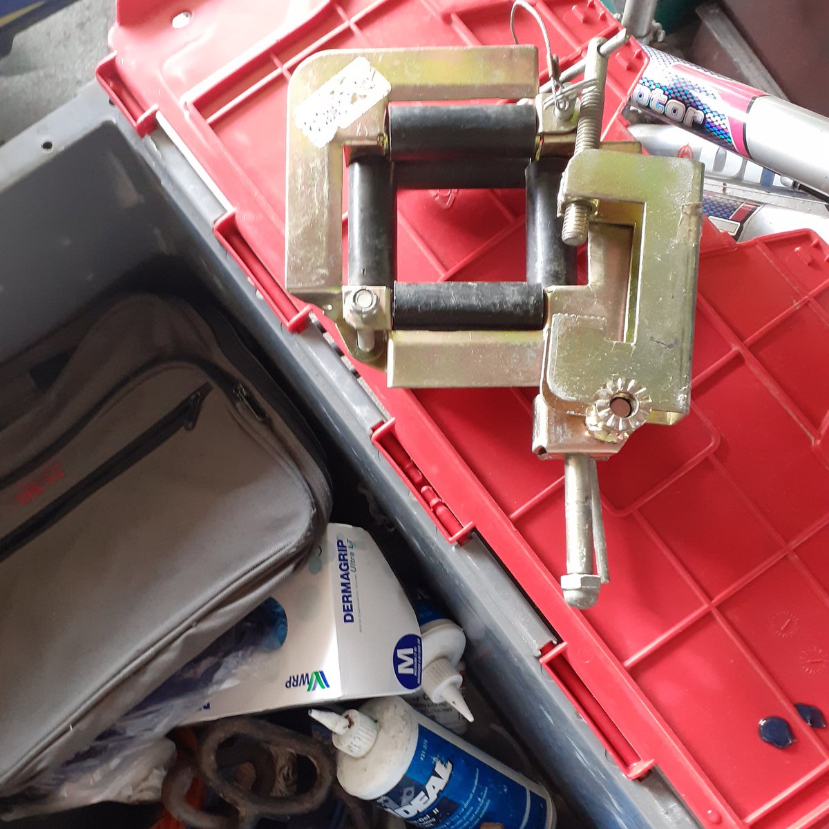 Layer1Ltd's tweet photo. The stingrays big brother. Knows the score its robust.
#Cat5e #Cat6 #Cat6a #Cat7 #datacabling #networkcabling #copper #rj45 #568a #568b #crimp #termination #telecommunications #installation#twistedpair #technology #utp #sftp #networks #LSZH #Data #Datacentre #Dataprofessional https://t.co/EVZHbFFHhF
