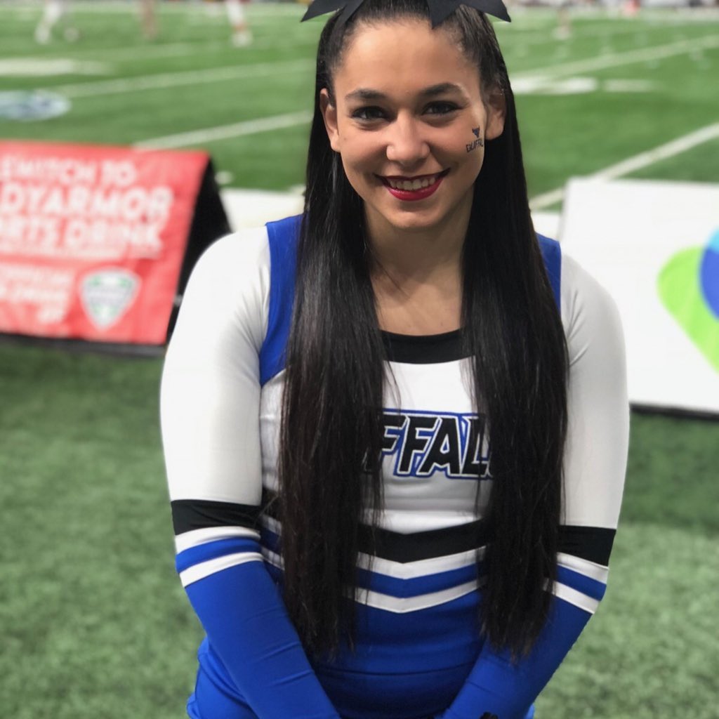 UBStudentExp's tweet photo. Mosaic Memories: Cheering on our #UBuffalo Bulls! #UBClassof2020 https://t.co/6j5nqAMxog