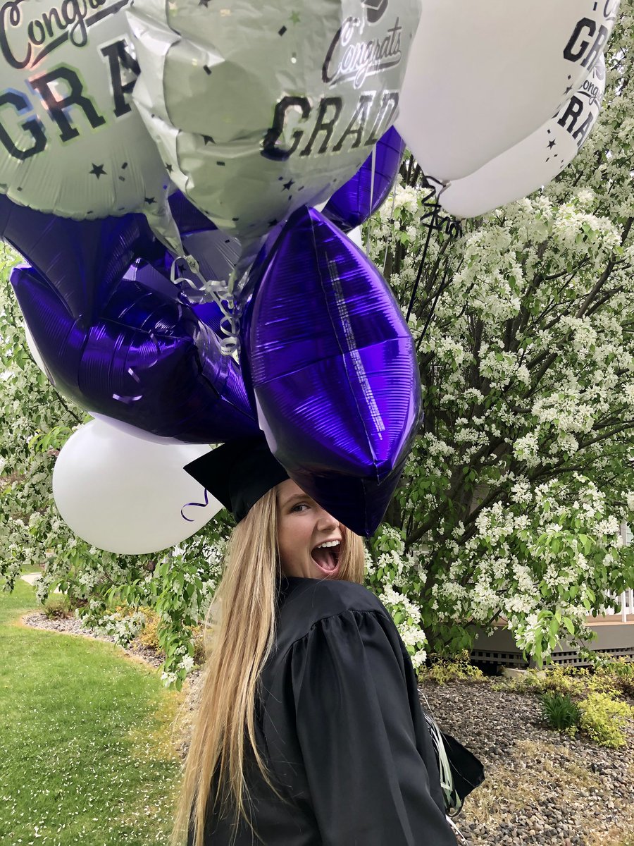 brynn_janss's tweet photo. And just like that I’m a graduate!
.
B.S. in Kinesiology✔️
.
B.S. in Nutrition and Health✔️
.
Up next, my concurrent B.S./M.S. in Dietetics!
.
I’m so thankful to attend such an amazing University and I can’t wait to continue my education and volleyball career at K-State. Go Cats! https://t.co/Wt9N809Ikj