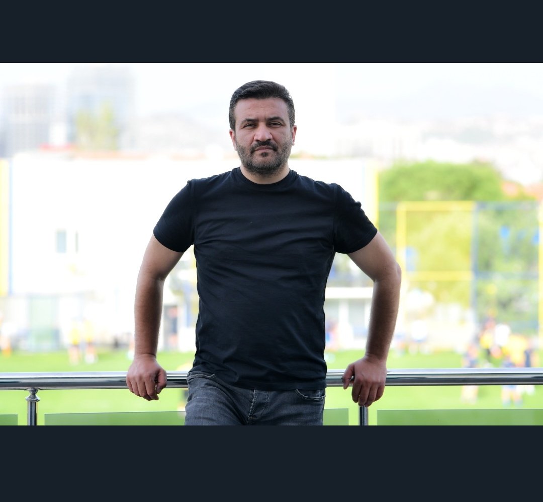 Bakış her şeyi anlatıyor... Aman Dikkat!
#cokkomiksinnihatözdemir