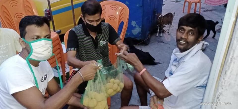 mishrakaushal68's tweet image. Today 100 #Essential_Food_Packets like 3kg Rice,500gm Dal, 1kg Potato, 100gm Soyabean and 1pic Soap ready for distribution to support the needy families affected by lockdown period dURING #COVID19 at kmc ward no 69 Ballygunge, South kolkata..#FeedTheNeedy#Food4All #Help4All