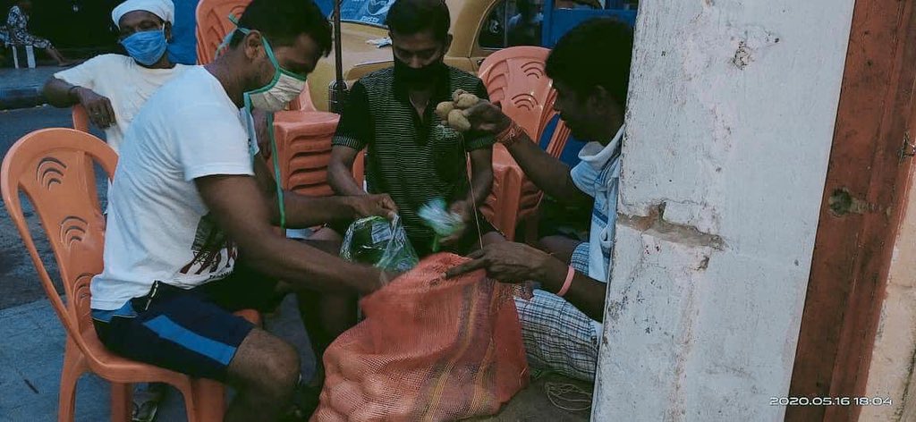 mishrakaushal68's tweet image. Today 100 #Essential_Food_Packets like 3kg Rice,500gm Dal, 1kg Potato, 100gm Soyabean and 1pic Soap ready for distribution to support the needy families affected by lockdown period dURING #COVID19 at kmc ward no 69 Ballygunge, South kolkata..#FeedTheNeedy#Food4All #Help4All