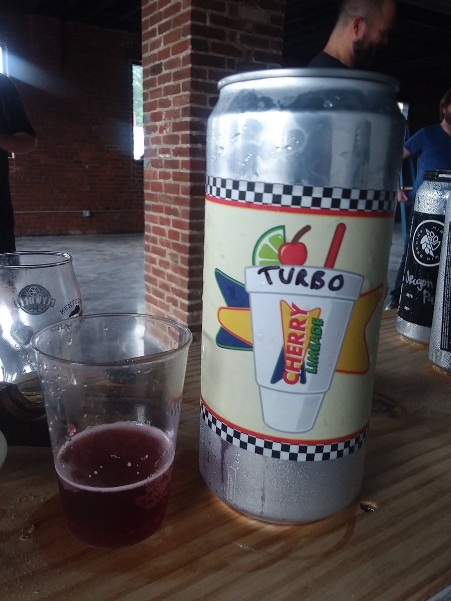 ToothTakei's tweet photo. I think @AkashaBrewingCo stole a vat of the Sonic syrup and tried to carb it. #needsice https://t.co/p7X3KQcpqi