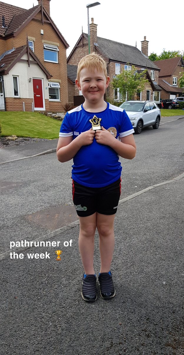 LordSmythe's tweet photo. #Runstreak day 4885 - another fab #TheCrofters #pathrun all within social distancing guidelines of course - seeing neighbours improving their fitness & times over lockdown delights me - here's some pathrunner pics including today's #potw π pathrun (c) #LordOfTheStreak https://t.co/vySAaqgbS0