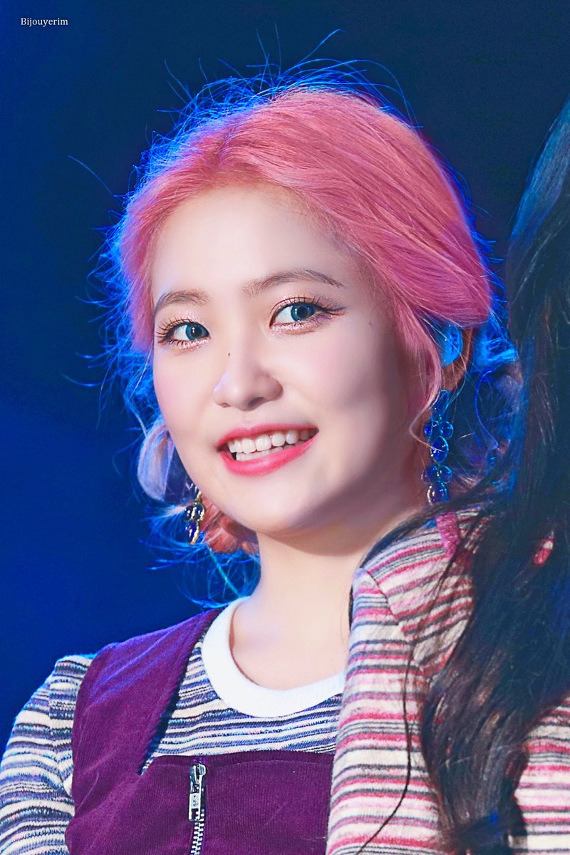 archivedyeri's tweet photo. 191012 https://t.co/zg7GsEt4SM