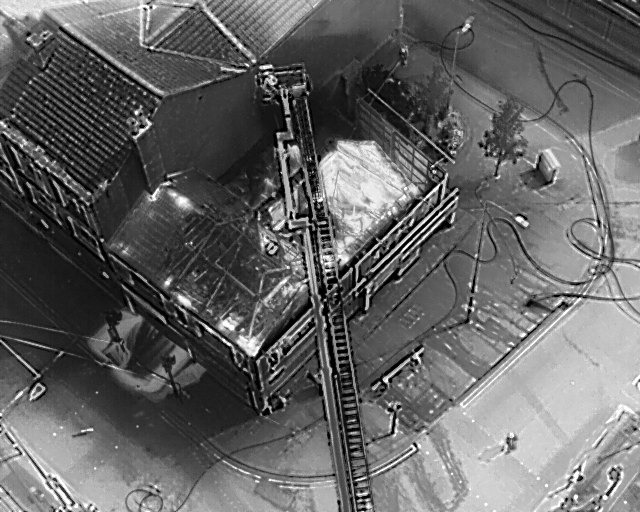HumbersideFire's tweet photo. CONTROL - Footage from the Fire Service Drone taken at a building fire today in Grimsby. The drones are used to give the Officer in charge an overview of the full incident, including the ability to view the incident on a thermal image camera. #controlbluewatch https://t.co/UUT6JfjyEo