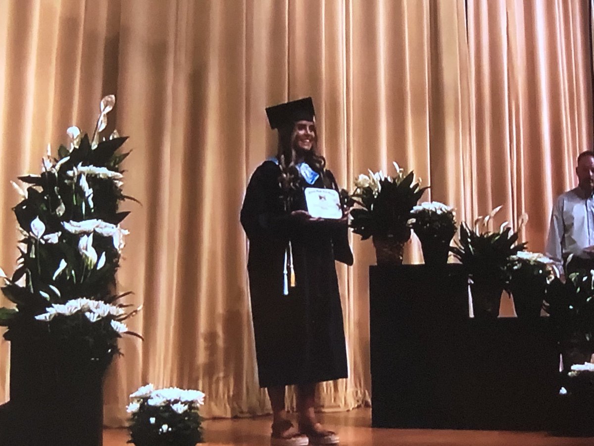 20016_beyond's tweet photo. Congratulations to my niece Elise Green who received her diploma from Elkhorn South High School. Couldn’t be there but watched on YouTube from Arizona. I’m really proud of her accomplishments. @ElkhornPS_ESHS https://t.co/w3iqnejFt3
