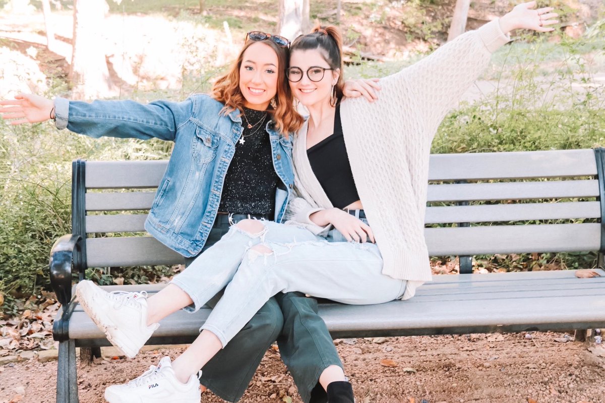 Sittin’ pretty with our KD sisters 💫