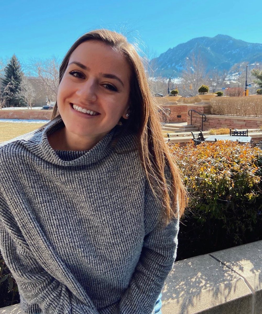mountainbean's tweet photo. Congrats Alexis Reich on graduating! I love you so much and am so proud. #ForeverBuffs 

Love, your mom https://t.co/AuJaAHxFBA