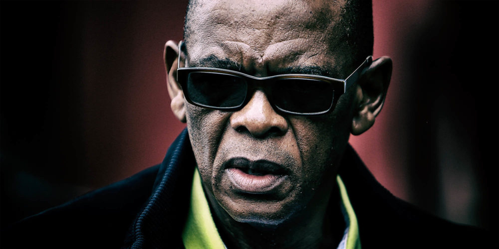 dailymaverick's tweet photo. SCORPIO: Public Protector confirms more than R200m squandered in Free State asbestos audit
https://t.co/hkyS4UXzxr
By Pieter-Louis Myburgh @PLMyburgh https://t.co/YWfBBZCpxb