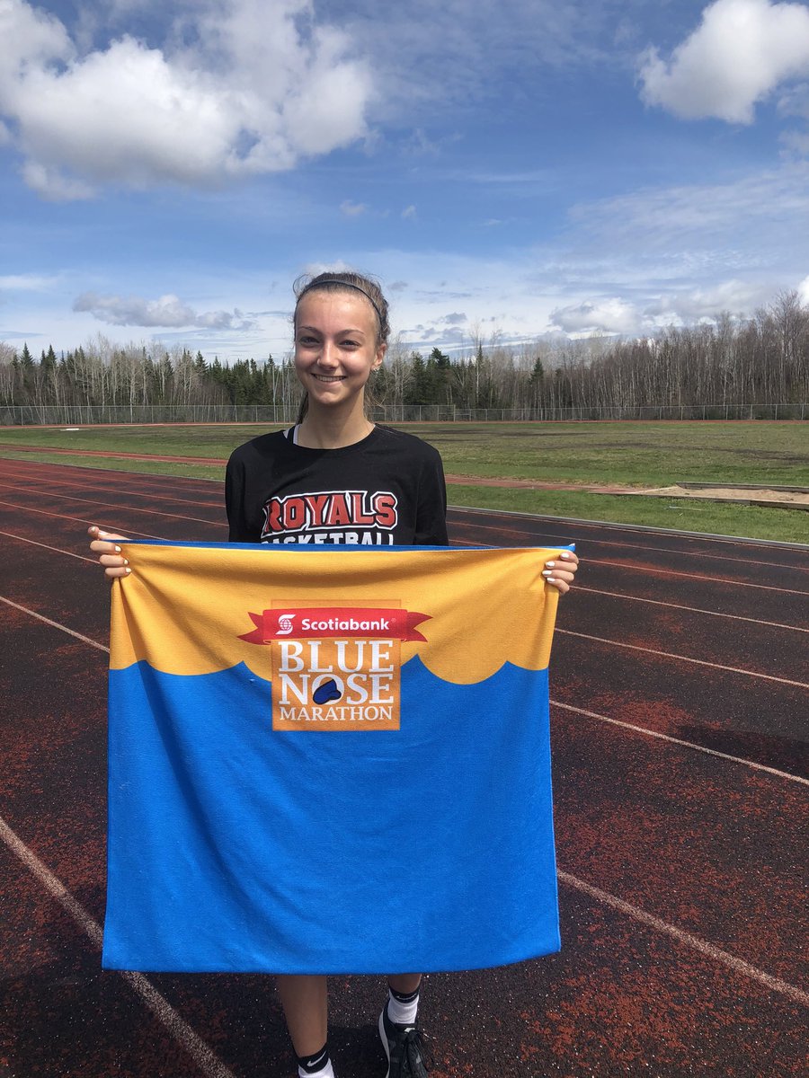 Lana_Hansen's tweet photo. Little H (grade 10) did 3k @BNMarathon virtual in 14.02. She’s been training with her coach since April but first time ever on a track today. New to running but had hoped to compete 3000M with RHS track. Runs 6 days a week up to 60 minutes each. #ProudMom https://t.co/eAsQbv20MJ