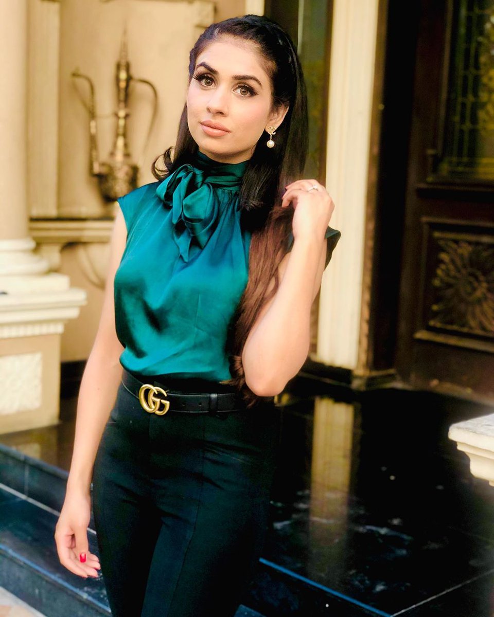 ShowbizAndNewz's tweet photo. #BushraHaider https://t.co/W58fMONMmk