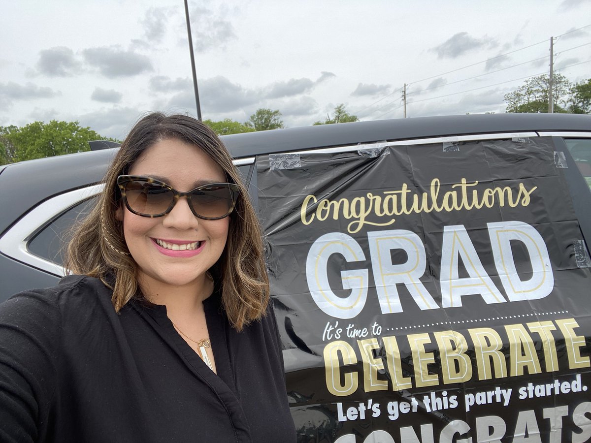 FineArts_Coach's tweet photo. Excited to celebrate the 2020 Grads with the College of Fine Arts Motorcade! Congratulations to all of the 2020 Graduates! https://t.co/Wdy8gZAca8