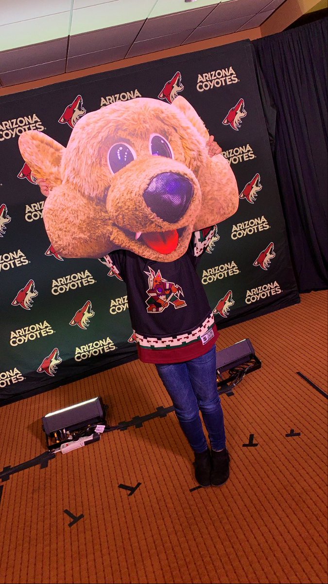 JDelPrincipe's tweet photo. @FanSided @ArizonaCoyotes Kachina!!! #Yotes #OurPack #BestThrowback https://t.co/oSkwYH0v8A