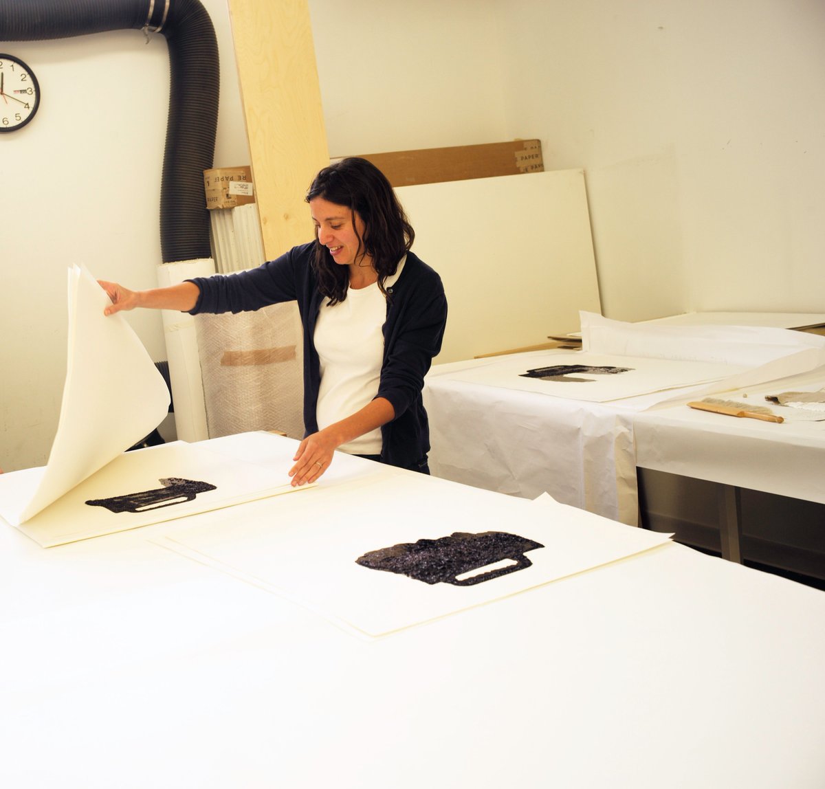 “It’s always about reconsidering the order of things and asking where these patterns come from. Sometimes images that come from architecture are so present that we stop really looking at them.” —#AnaliaSaban

Analia Saban at Gemini, Photograph © 2017 Sidney B. Felsen.
#geminigel