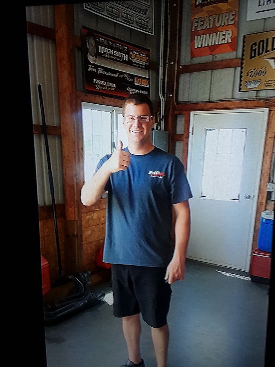 MHeis88's tweet image. My pop hasn't been out much lately but had a great time today w/ @dannydietrich and @Suitcasejake48  at @SandoesMarket .....Thx for shoing him around the shop