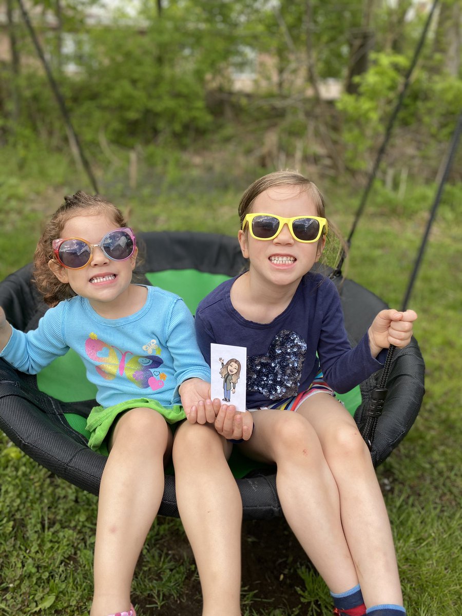 killakillakam's tweet photo. @KHKindergarten Swinging in the sun with Ms. Hanrahan. We miss you! ❤️ #flatMsHanrahan https://t.co/XFv2JHQgQV
