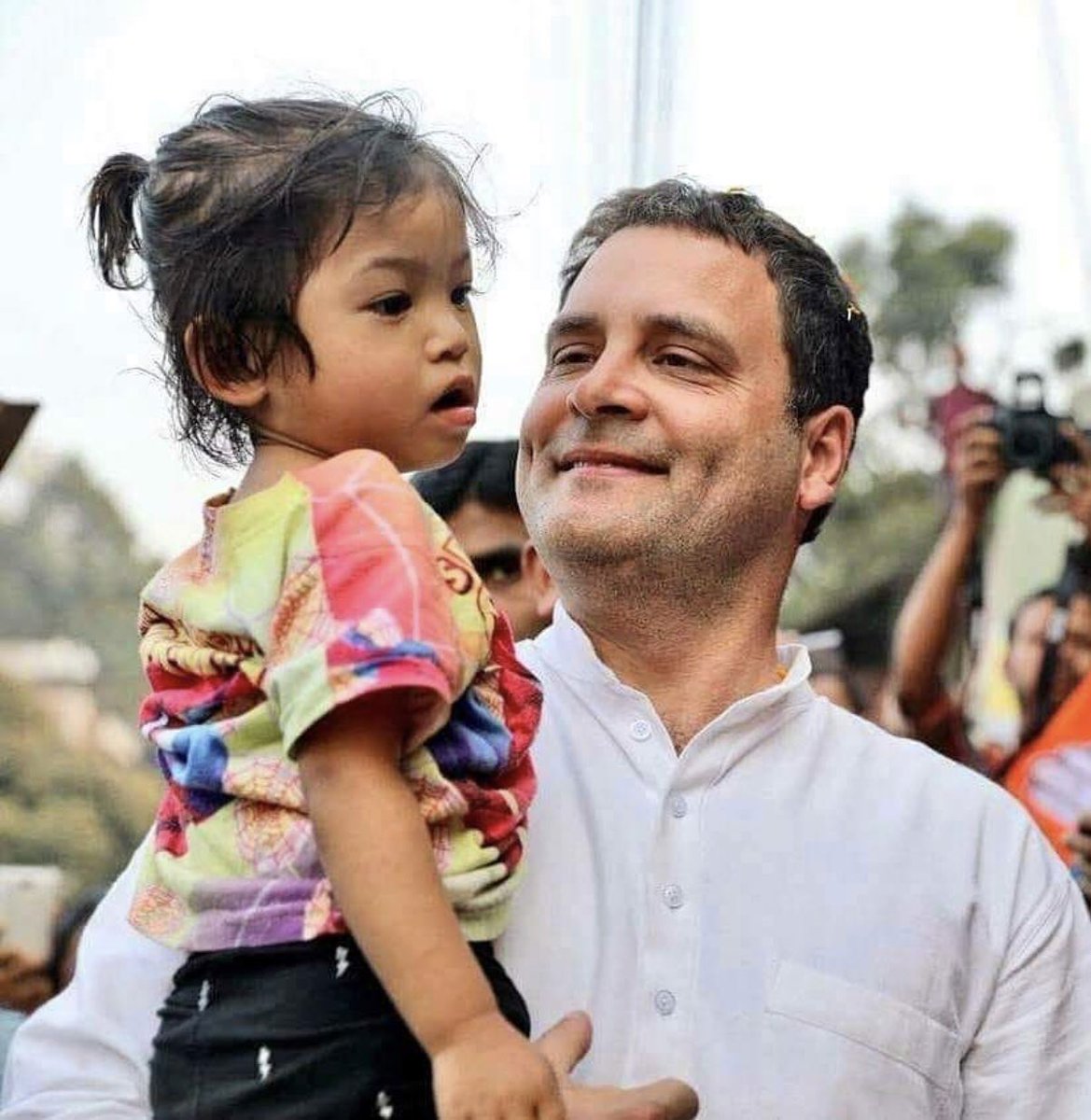 IamTamizhachi's tweet photo. He is always with Love and Care ... 

❤️❤️

#RahulCaresForIndia https://t.co/qSxPh3aSKd