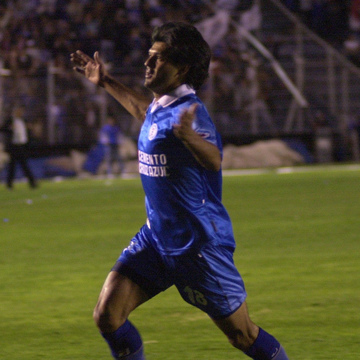 CruzAzul's tweet photo. ¿Cómo se festejaban los goles de La Máquina hace 19 años? 
#UnaFormaDeVida https://t.co/TrrLqtn09K