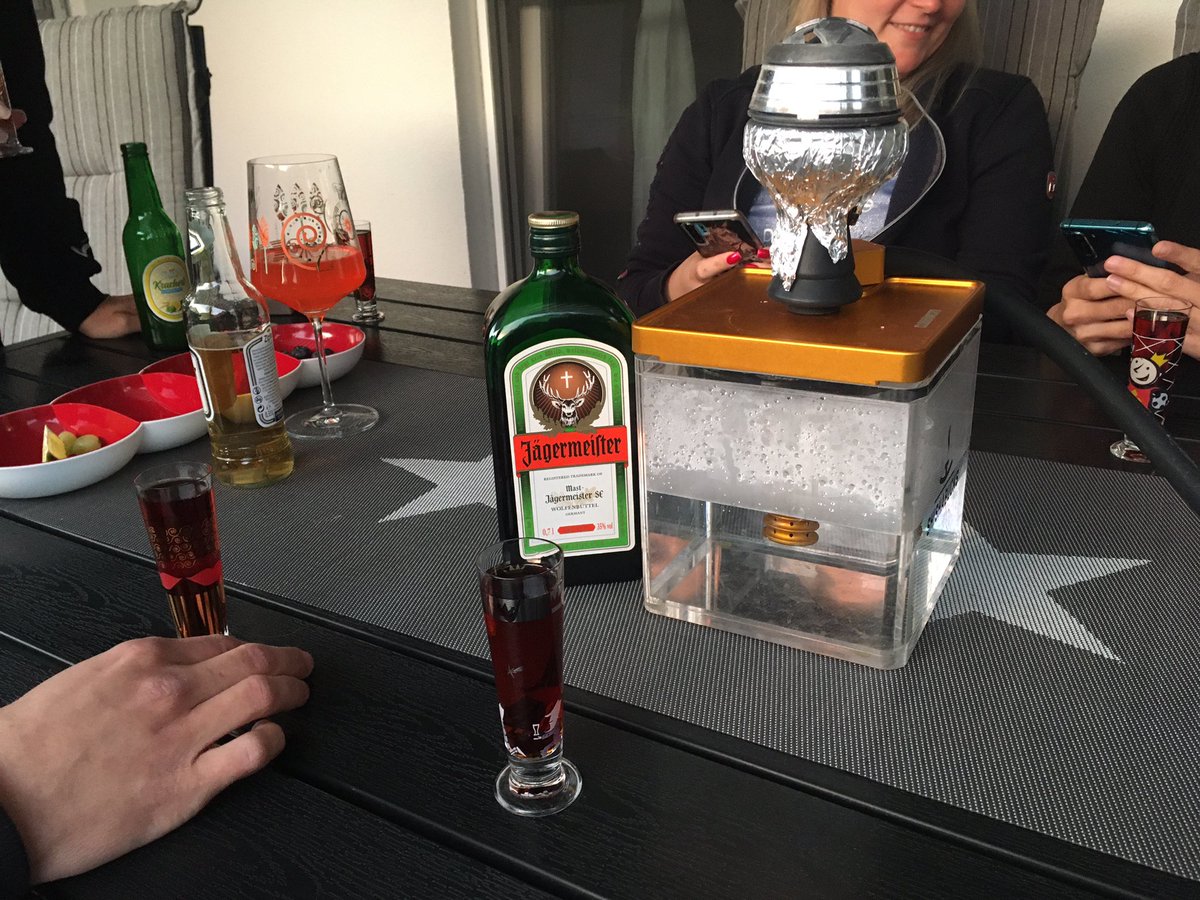 magic_mykeee's tweet photo. Es geht endlich wieder los... langsam aber doch 😅 @JagermeisterUSA 💚 #JAEGERBOMBS

Danke @Godspeedx_ für die Jägermeister Donation am Stream 🤣👏🏻 wird gegönnt gerade ✅

#Stage5Gaming #BOMBERSArmy 🏁 https://t.co/WUvXfekkvP