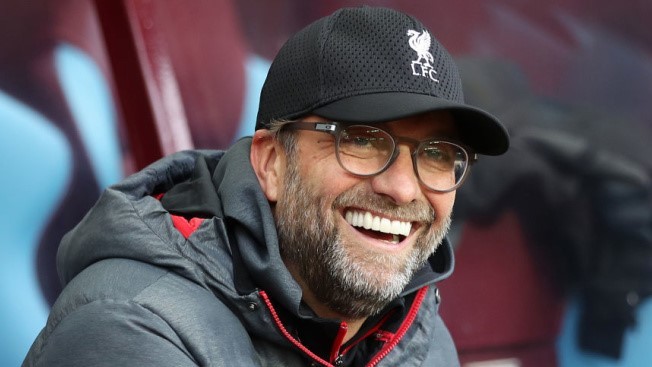 marca's tweet photo. Klopp: "Todos empezamos a jugar al fútbol sin público, en Juveniles, y aprendimos a amar el juego no sólo por el ambiente en los estadios. Tenemos que acostumbrarnos a los campos vacíos porque será así unos meses. No obstante, no significa que el fútbol no sea maravilloso" ⚽❤️ https://t.co/duUg5nsaNO