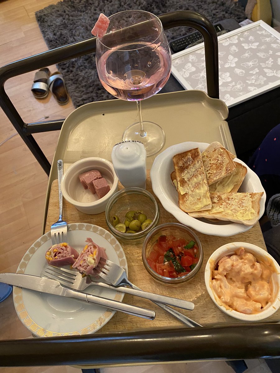 Paula_Whylie's tweet photo. Operation #PinkSparkle continues @KenPerry47 @McdonnellSheena mum saw @jamesmartinchef make a #smorgasbord said she’d never had one & wished she had so here’s my #HomeHospice attempt and yes that is a jellybaby decorating her glass @boltonhospice #KindnessMatters @sushmasnacks 💜 https://t.co/CZ7x8Aa93g