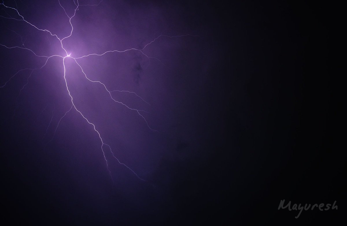mayureshgp's tweet photo. Premonsoon Thunders
16 May 2020, Pune, India
#premonsoon #thunderstorm #nikonphotography #nikond750 #cloudphotography #Lightning https://t.co/NE9yRavCgI
