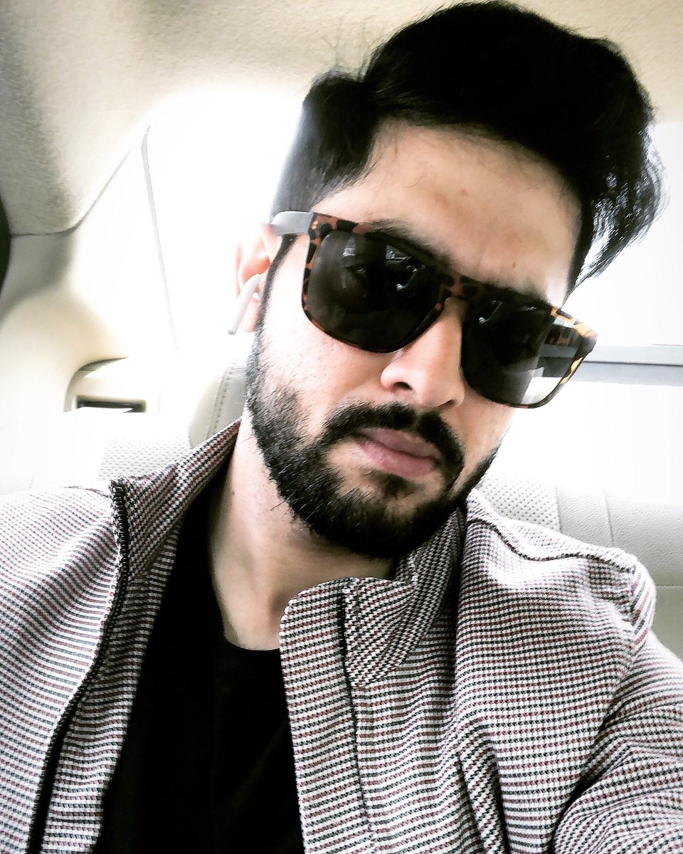 elma_smiley's tweet photo. @VikramChatterje Happy Happy Happiest Birthday hero❤ Wish you all your dreams come true and all the happiness in the world ❤stay blessed  stay safe❤love you From the core of the Heart ❤ https://t.co/oa6PBHwjlT