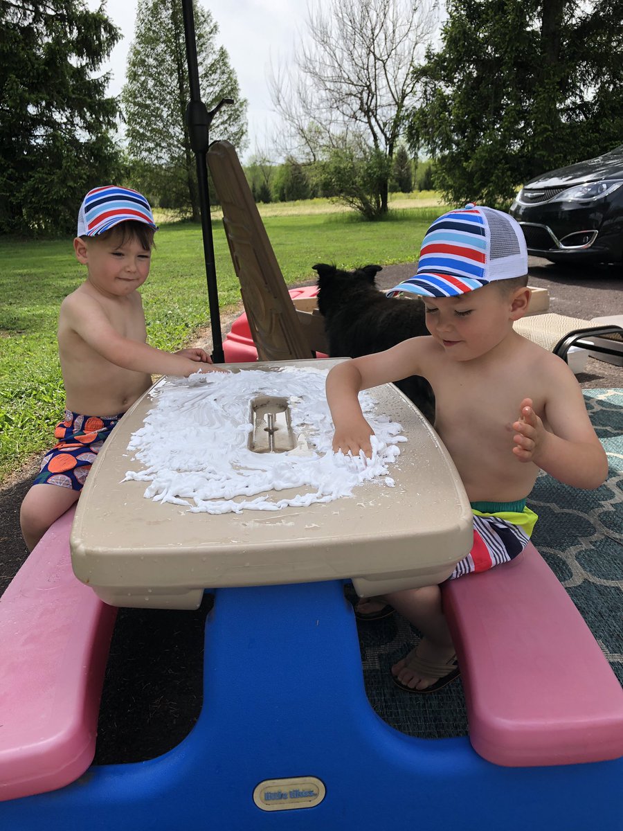 Steeniee9's tweet photo. Playing with shaving cream and practicing our letters #twins #prekpractice #letterpractice #qcsdshareyourlearning #beautifulday https://t.co/hCTKi3u3T8