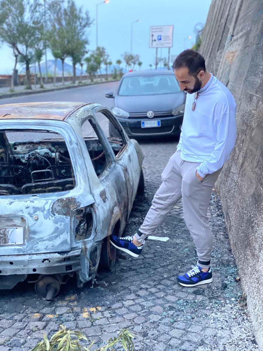 EledosMusic's tweet photo. 🤯 Me quemaron el coche, ¿que se hace? 🚙⁣ https://t.co/yybPgX10Pw