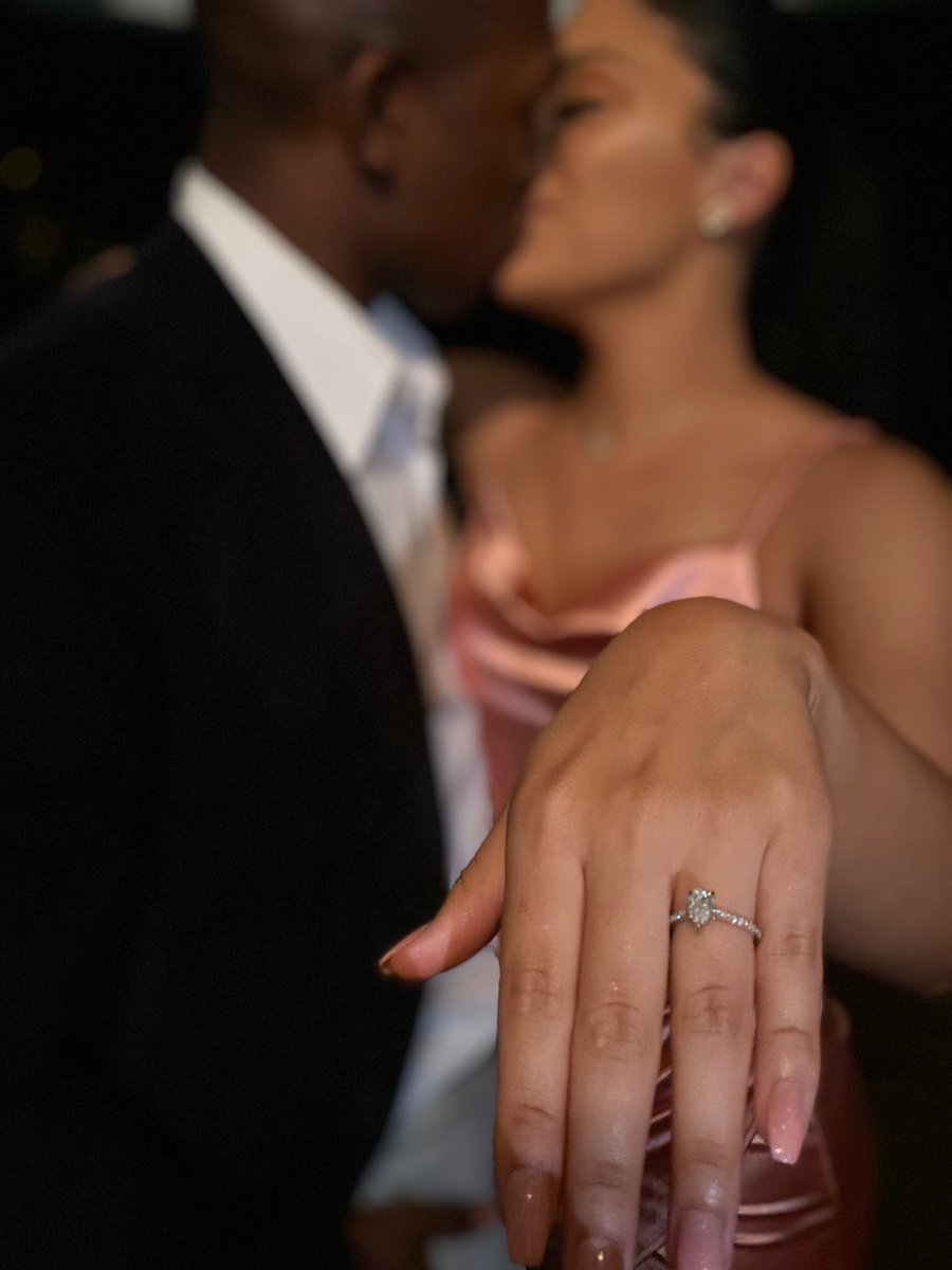 PrincessChrys_'s tweet image. I’m marrying the boy who sat next to me on the school bus! 💍