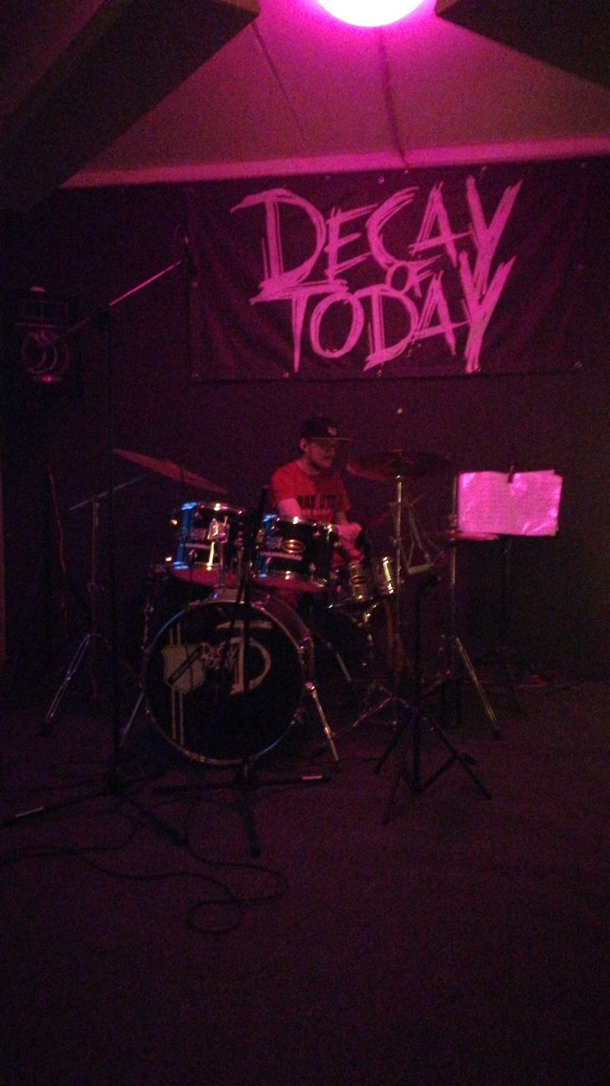 DecayofToday's tweet photo. Back in the Biz :) https://t.co/bhXY6V8ba8