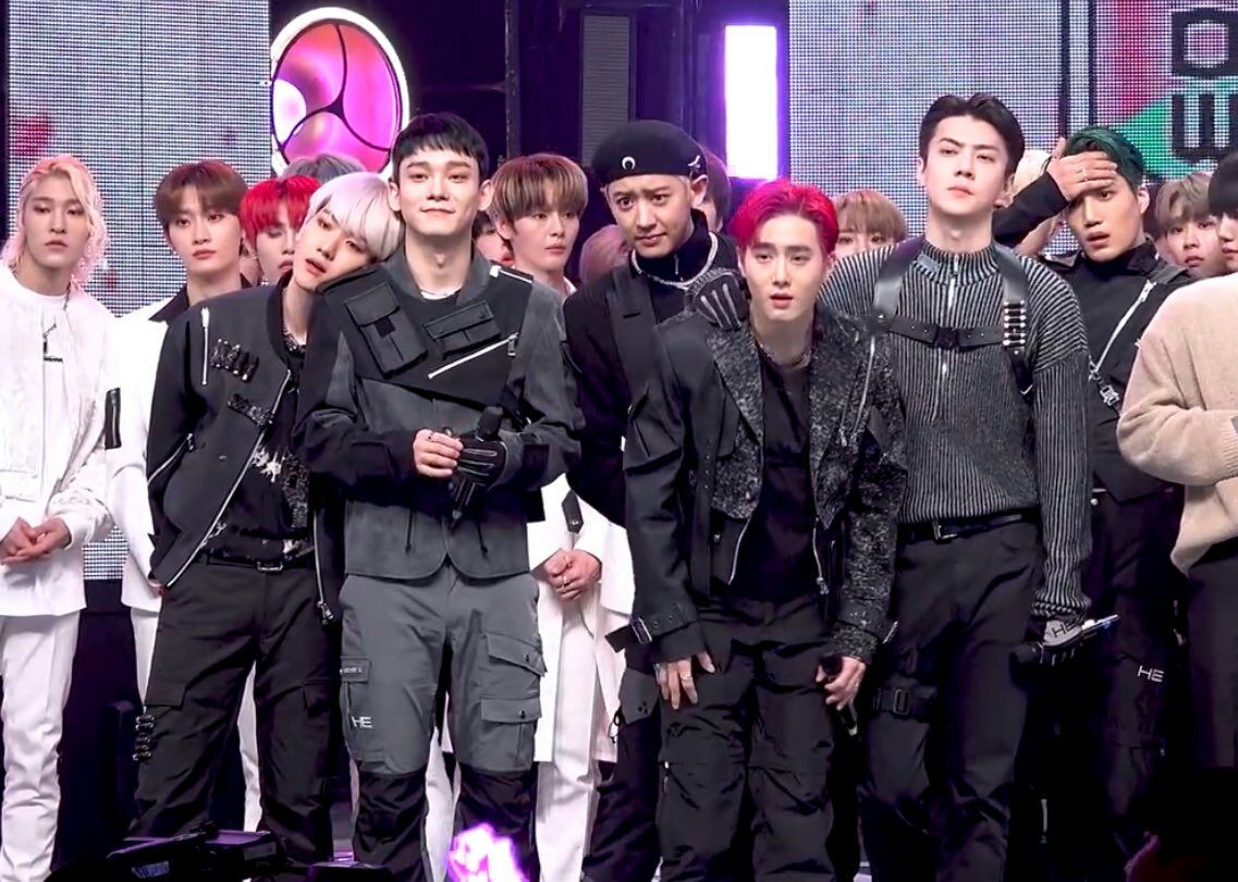 exol_ot12_'s tweet photo. قیافه من و دوستام وقتی فهمیدیم امتحانامون حضوریه😐😭😭😩😂من خودم ترکیبی جونمیون و جونگینم😣
پ.ن البته به این خوشگلی و خوشتیپی که نه😂
@weareoneEXO 
@B_hundred_Hyun 
@layzhang 
#EXO 
#weareoneEXO https://t.co/ZxMCdpMrnH